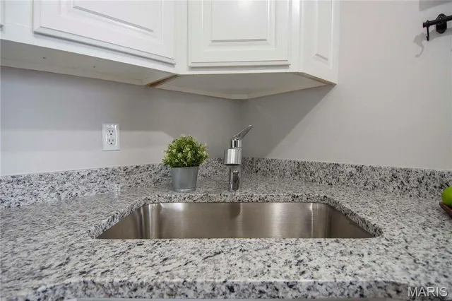 $1,900 | 4256 Maryland Avenue, Unit 3E, St. Louis, MO 63108