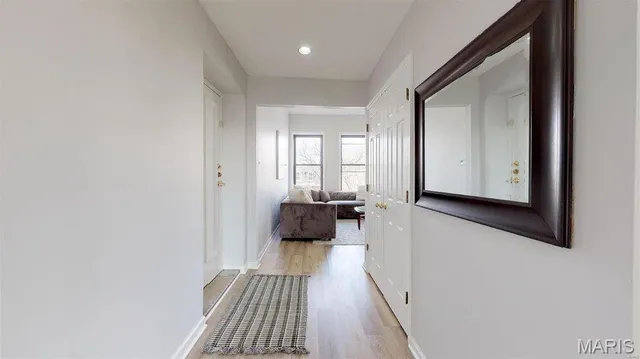 $1,900 | 4256 Maryland Avenue, Unit 3E, St. Louis, MO 63108