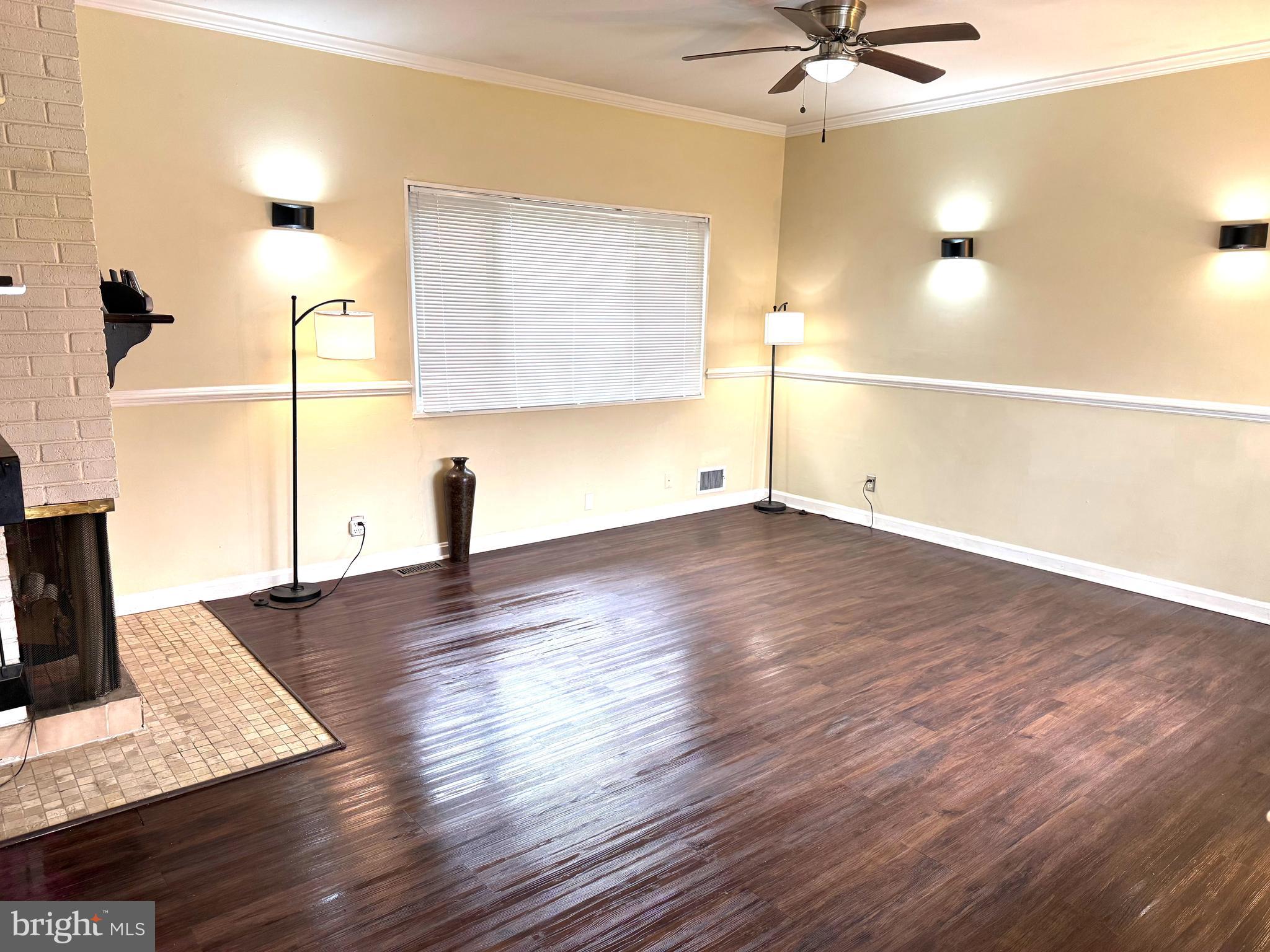 11321 College View Drive Silver Spring, MD 20902 - Photo 9 of 83 Large Spacious Living room with accent lights .