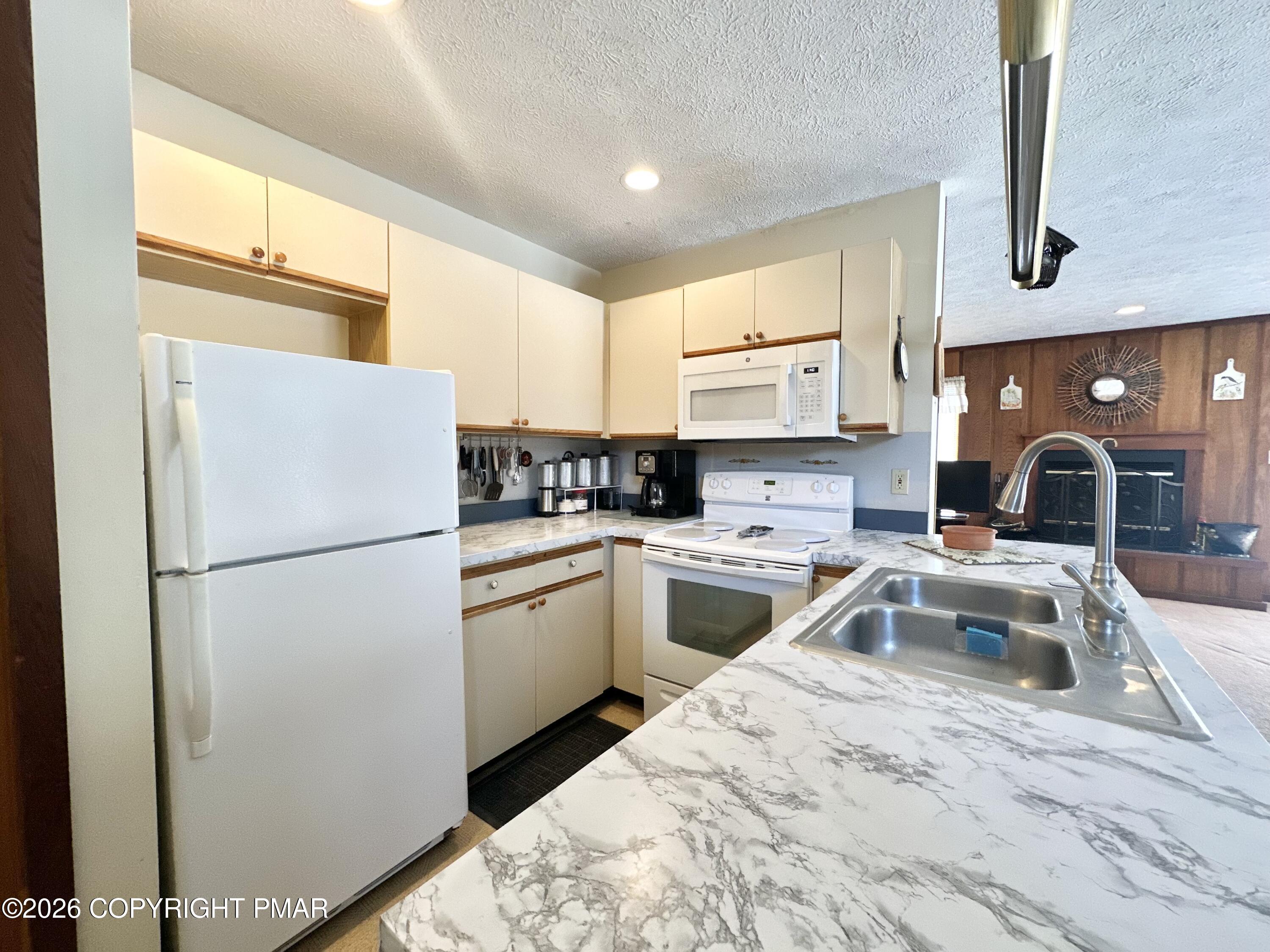 351 Northslope II Road, Unit 351 East Stroudsburg, PA 18302 - Photo 19 of 38 IMG_8445