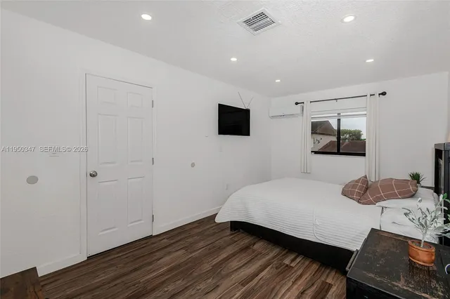 $474,000 | 5565 Northwest 194th Lane, Miami Gardens, FL 33055