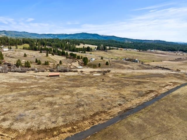 11707 East Tallman Road Chattaroy, WA 99003 - Photo 11 of 17