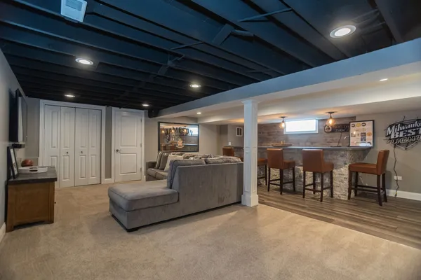 $469,900 | 9840 South St Louis Avenue, Evergreen Park, IL 60805