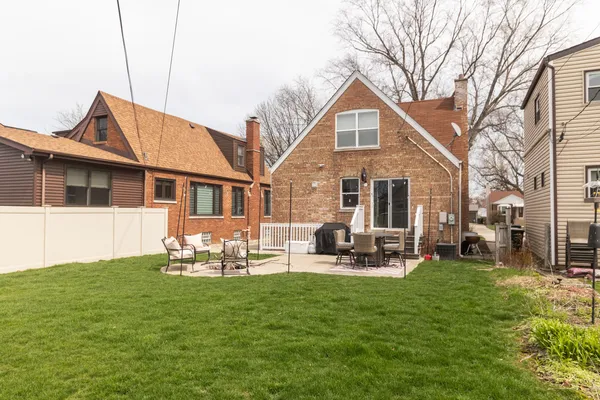 $469,900 | 9840 South St Louis Avenue, Evergreen Park, IL 60805