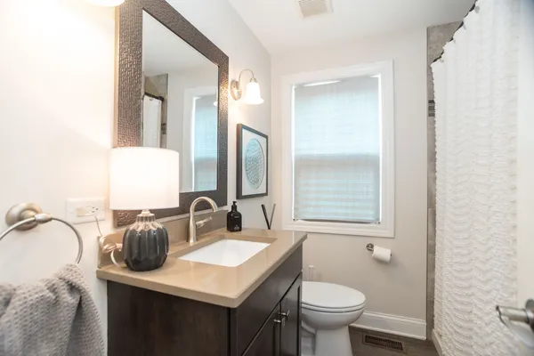 $469,900 | 9840 South St Louis Avenue, Evergreen Park, IL 60805