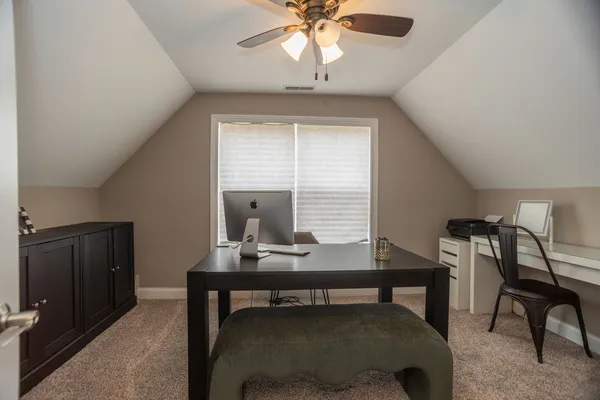 $469,900 | 9840 South St Louis Avenue, Evergreen Park, IL 60805
