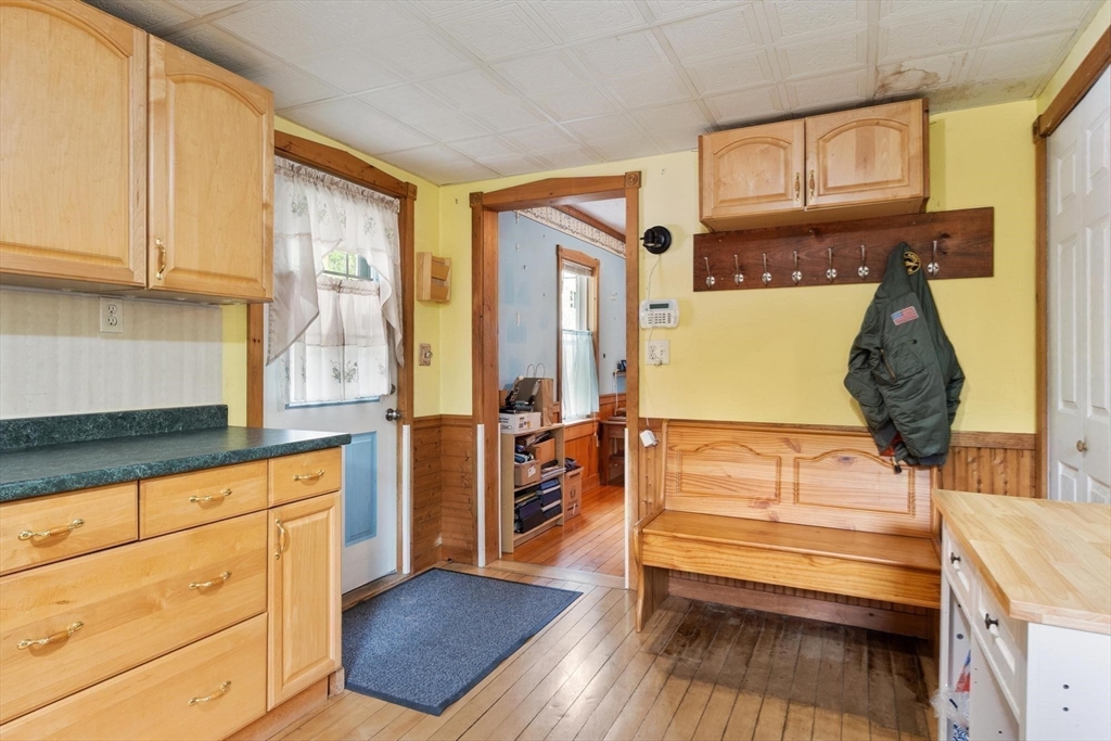 8 Benjamin Road Shirley, MA 01464 - Photo 8 of 28