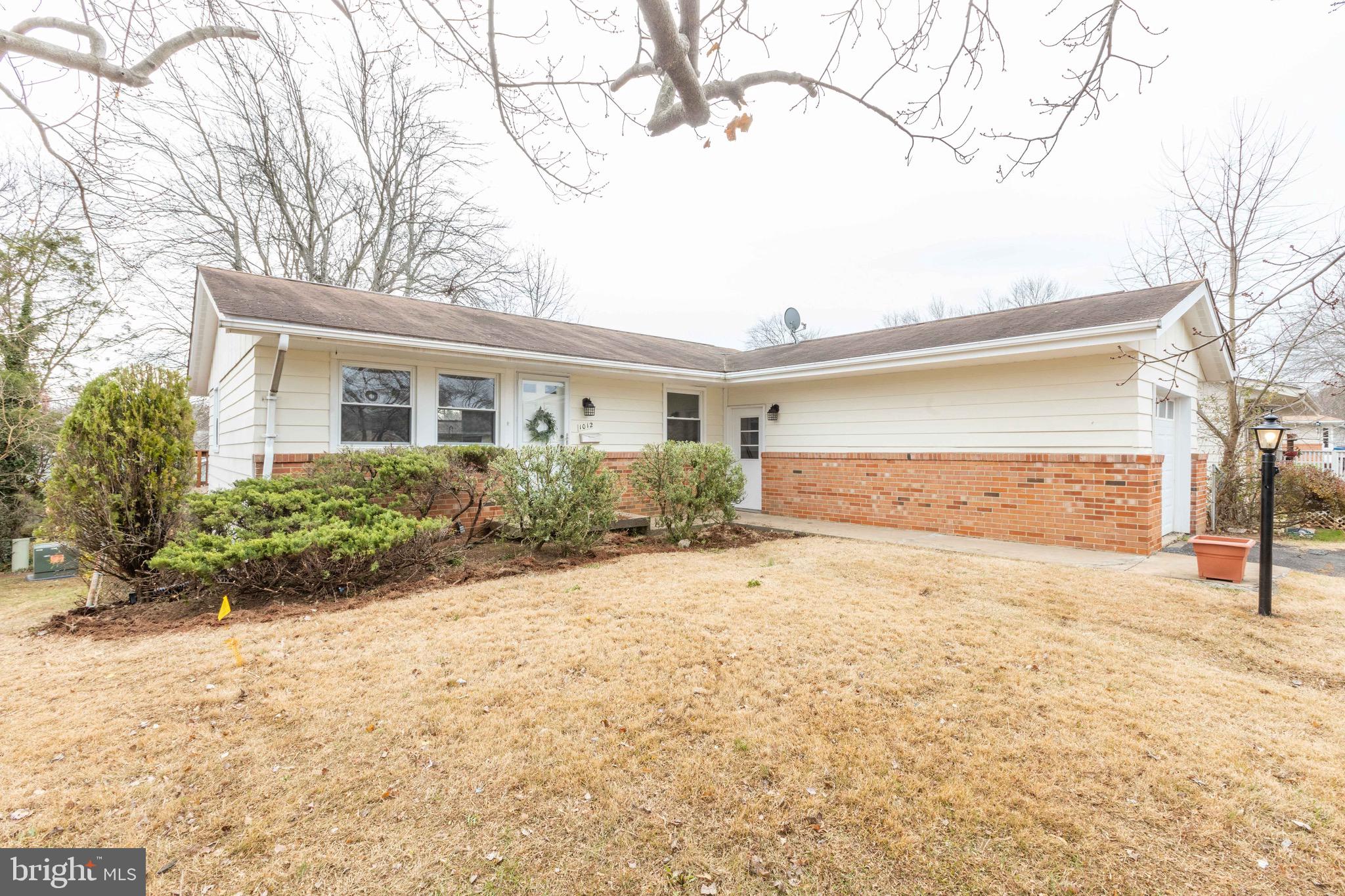 1012 South Hoga Road Sterling, VA 20164 - Photo 2 of 31 Gallery Image 2