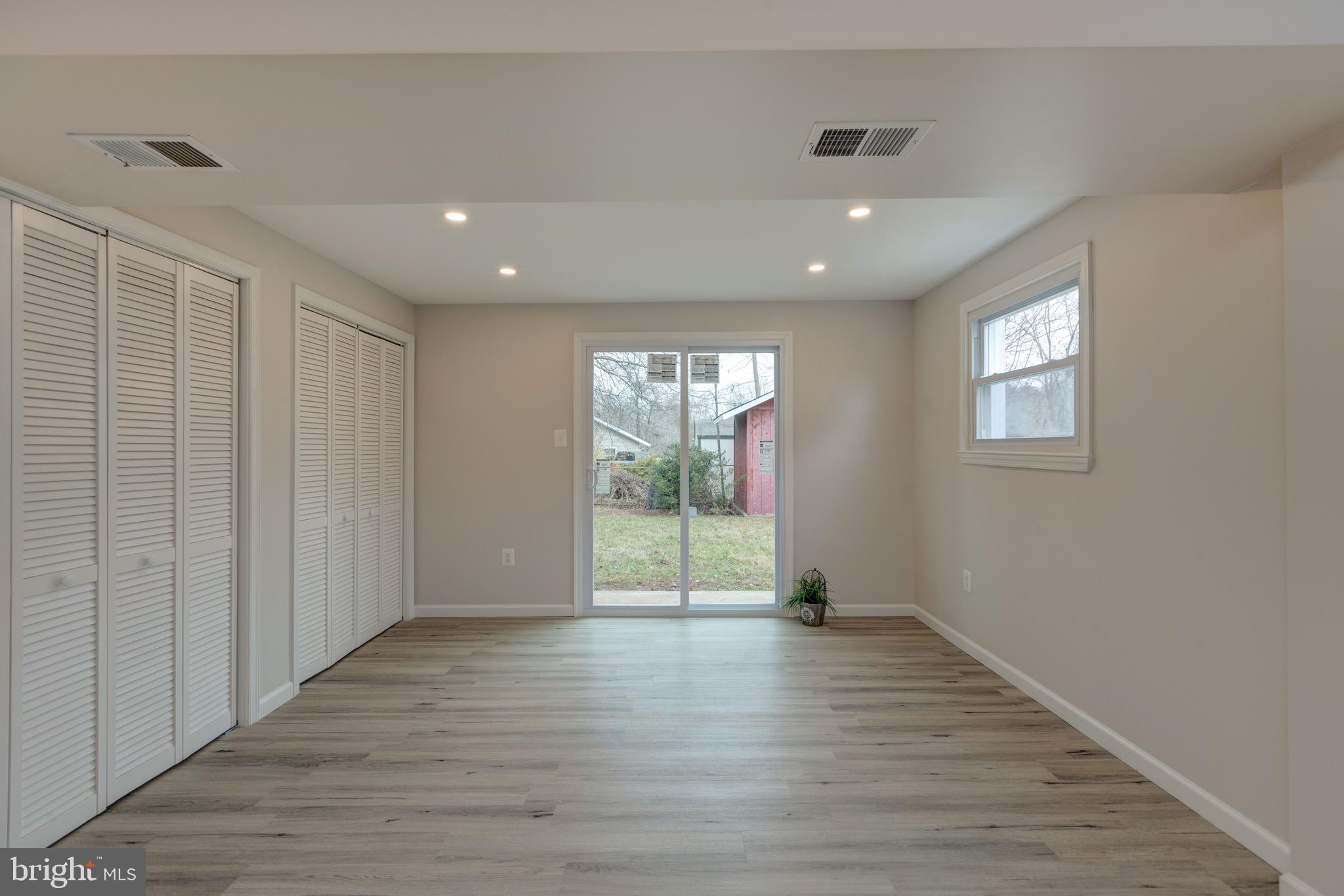 1012 South Hoga Road Sterling, VA 20164 - Photo 21 of 31 Gallery Image 21