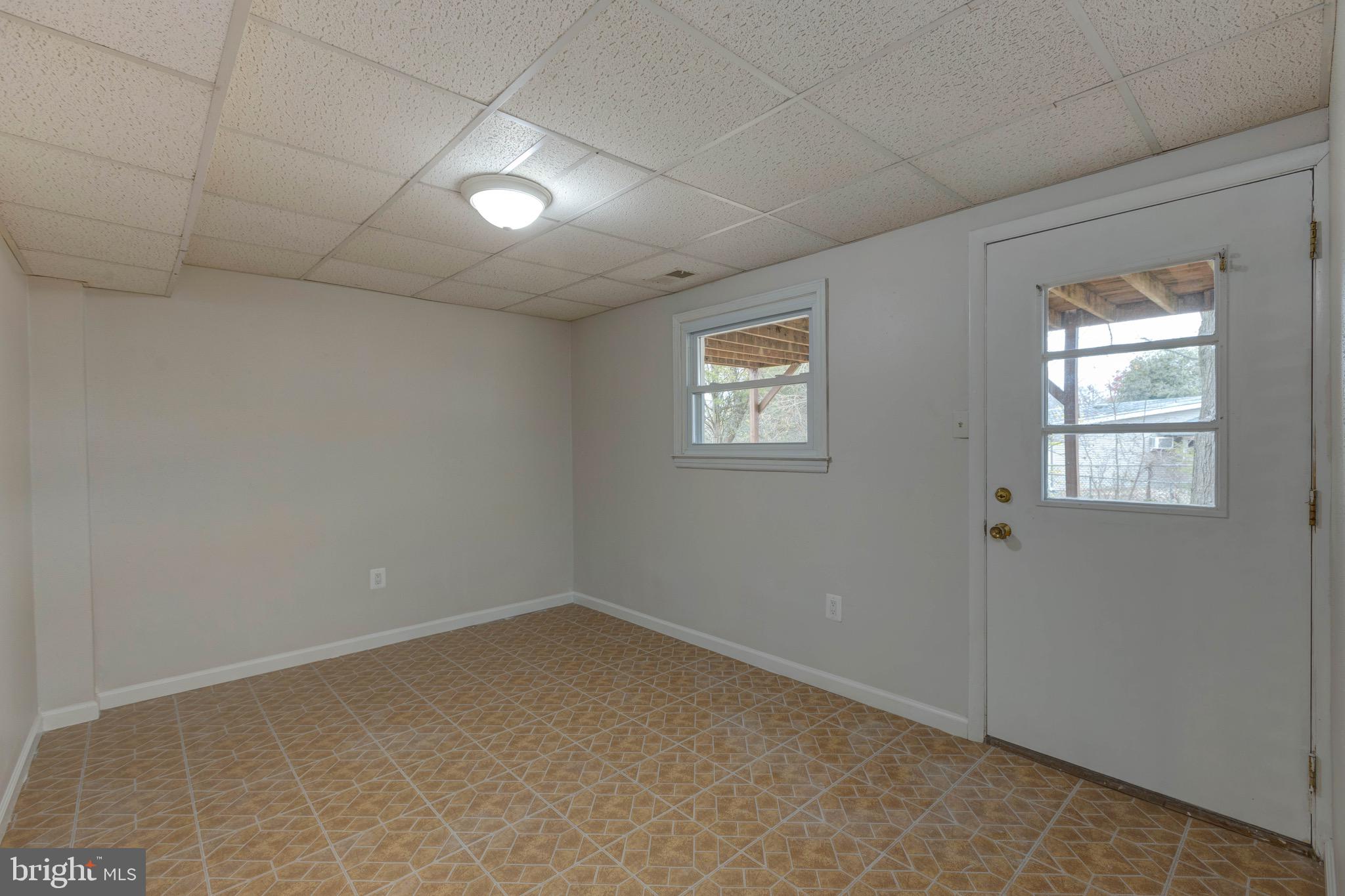 1012 South Hoga Road Sterling, VA 20164 - Photo 25 of 31 Gallery Image 25