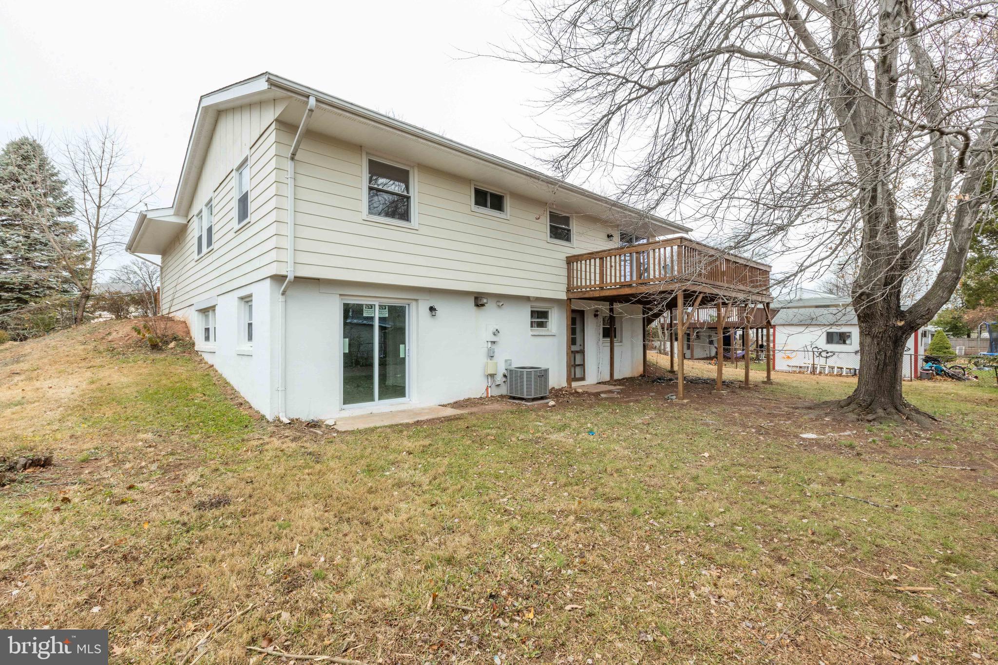 1012 South Hoga Road Sterling, VA 20164 - Photo 28 of 31 Gallery Image 28