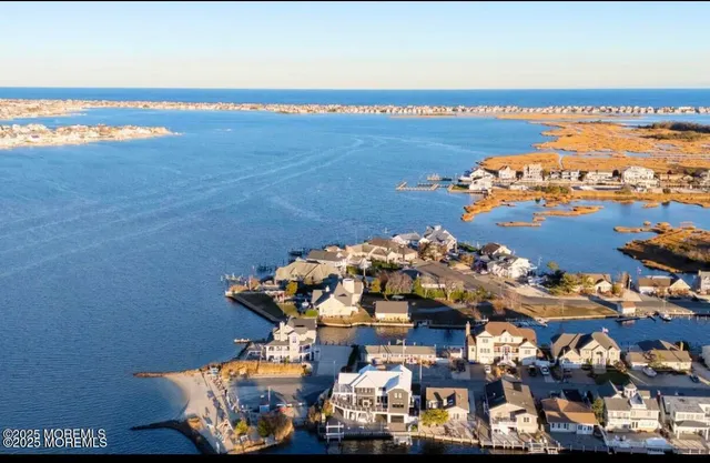 $665,000 | 53 Driftwood Drive, Brick, NJ 08723