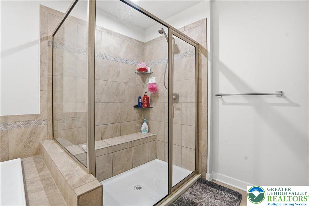 3902 Orth Street Bethlehem, PA 18020 - Photo 30 of 62 Owners Suite Bathroom