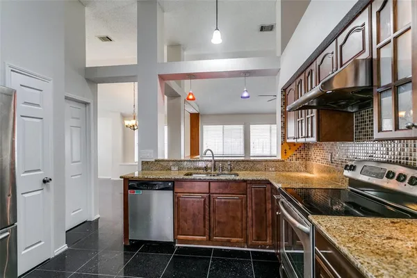 $2,675 | 908 Gordon Oaks Drive, Plano, TX 75023