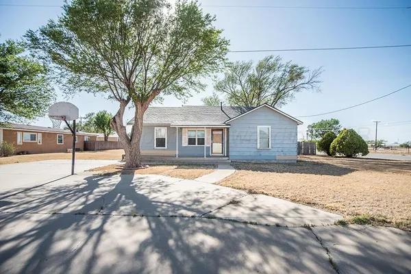 $125,000 | 411 Northeast 4th Street, Dimmitt, TX 79027