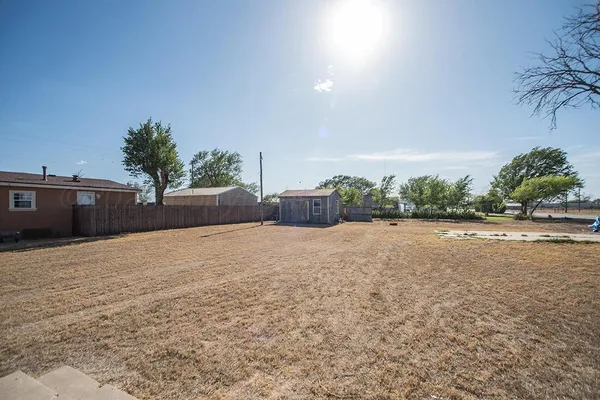 $125,000 | 411 Northeast 4th Street, Dimmitt, TX 79027