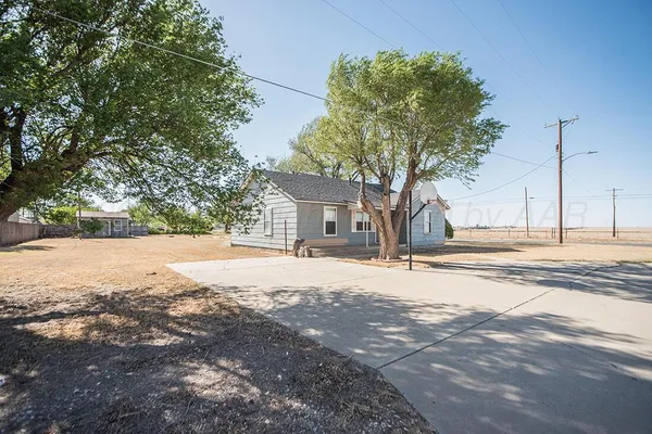 $125,000 | 411 Northeast 4th Street, Dimmitt, TX 79027