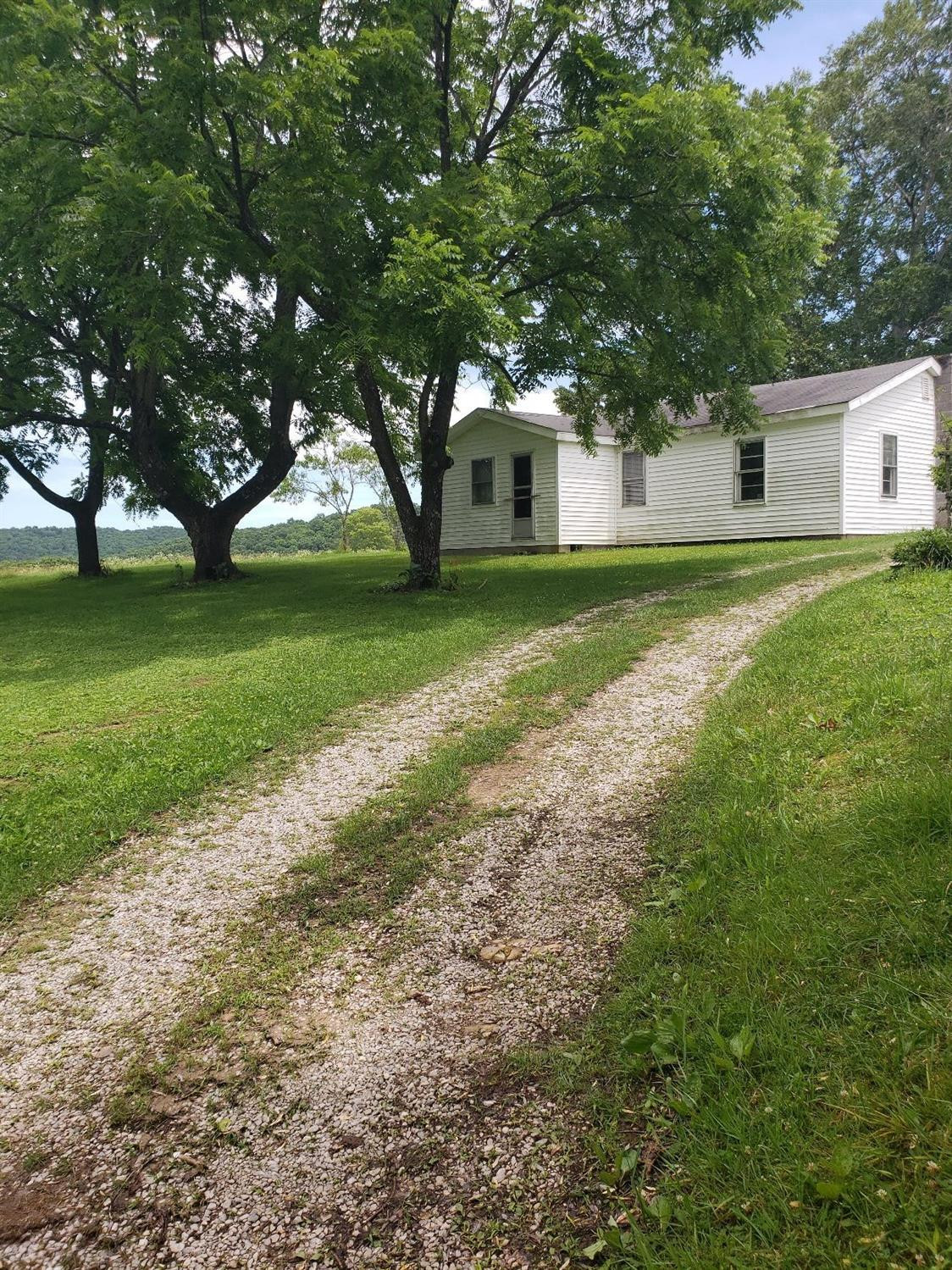 419 Hale Ridge Beattyville, KY 41311 - Photo 2 of 4 Listing Photo