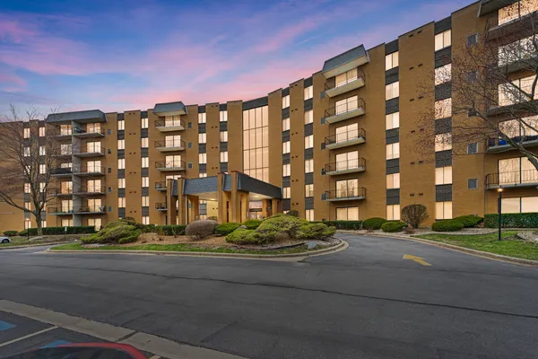 $150,000 | 700 North Bruce Lane, Unit 312, Glenwood, IL 60425