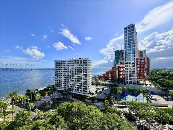 $3,900 | 1450 Brickell Bay Drive, Unit 1410, Miami, FL 33131