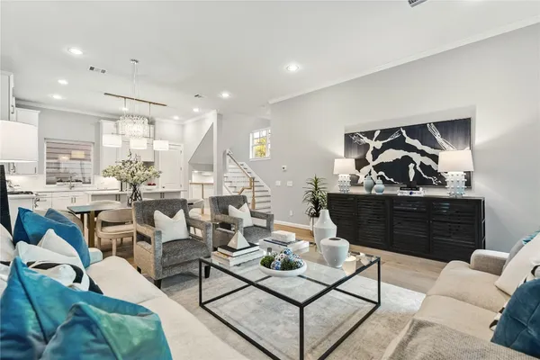 $769,700 | 4024 Blossom Street, Houston, TX 77007