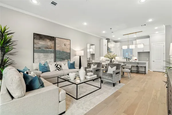 $769,700 | 4024 Blossom Street, Houston, TX 77007