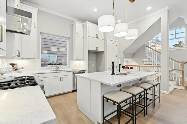 $769,700 | 4024 Blossom Street, Houston, TX 77007