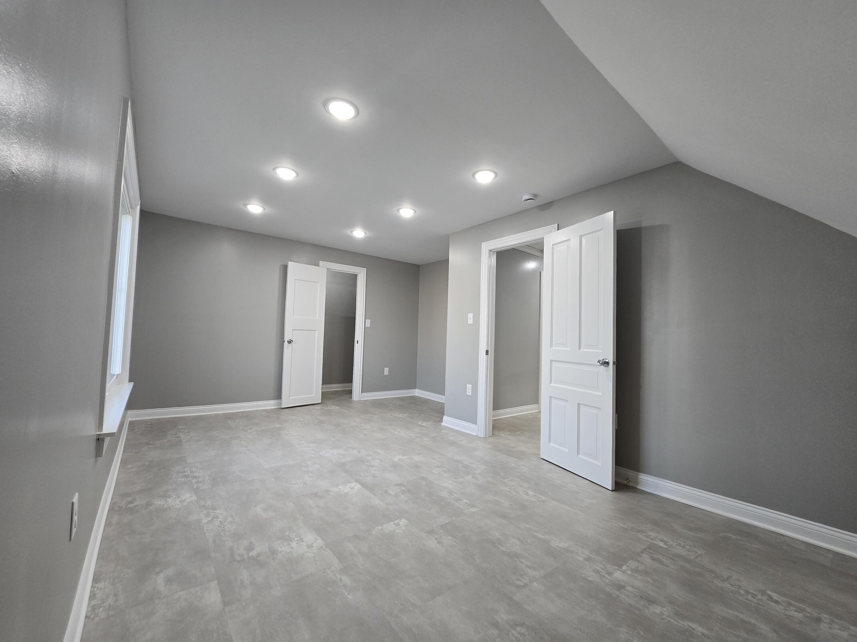 1114 South 47th Street Milwaukee, WI 53214 - Photo 9 of 30 20250619_190641