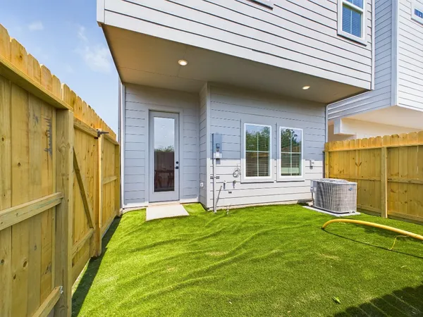 $289,900 | 3004 Jensen Drive, Houston, TX 77026