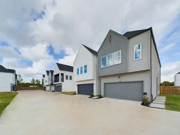 $289,900 | 3004 Jensen Drive, Houston, TX 77026