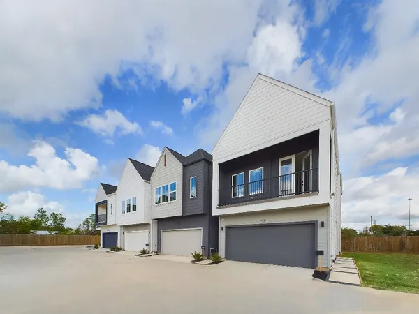 $289,900 | 3004 Jensen Drive, Houston, TX 77026