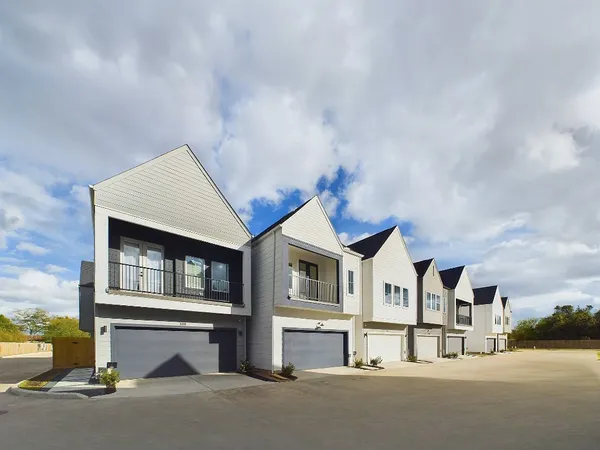 $289,900 | 3004 Jensen Drive, Houston, TX 77026