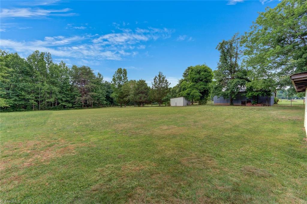 806 Grooms Road Reidsville, NC 27320 - Photo 22 of 25 Gallery Image 22