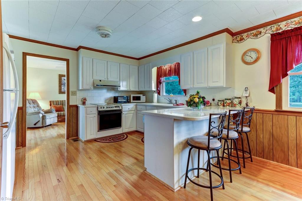 806 Grooms Road Reidsville, NC 27320 - Photo 8 of 25 Gallery Image 8