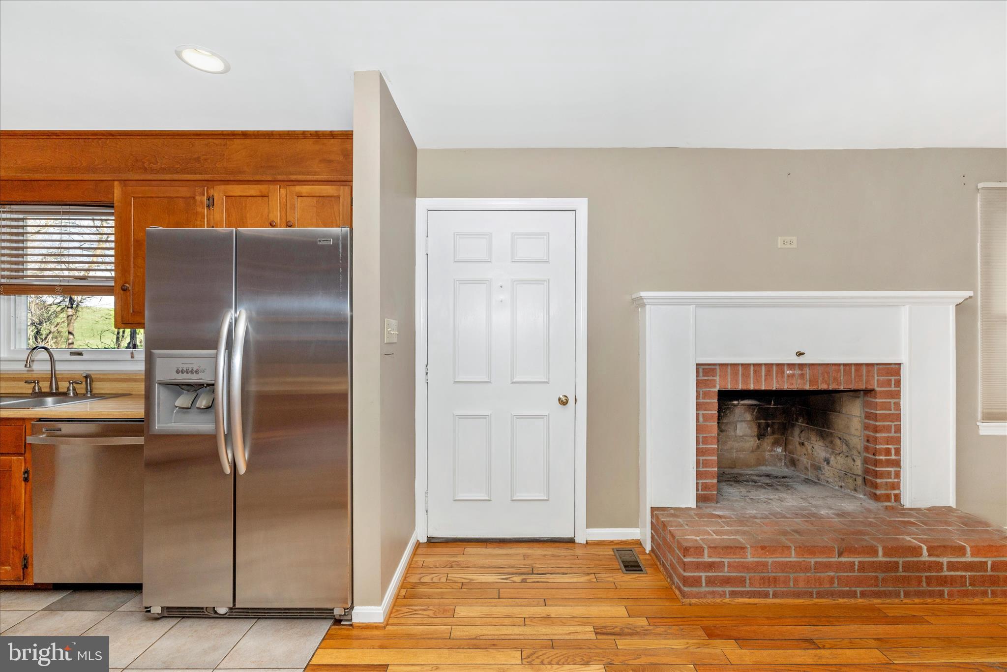 8423 Palmer Road Middletown, MD 21769 - Photo 3 of 50 Entry