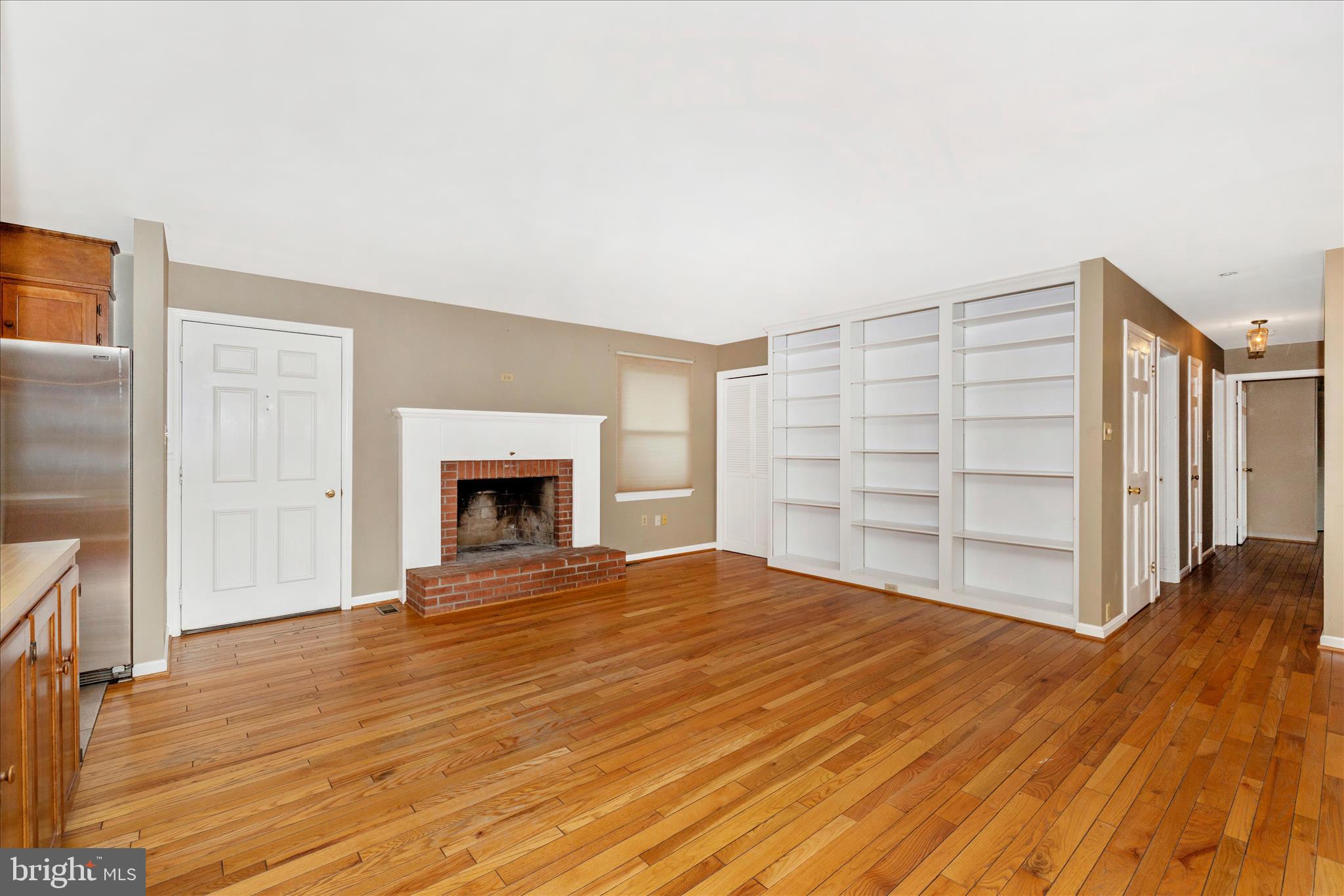 8423 Palmer Road Middletown, MD 21769 - Photo 4 of 50 Living Room