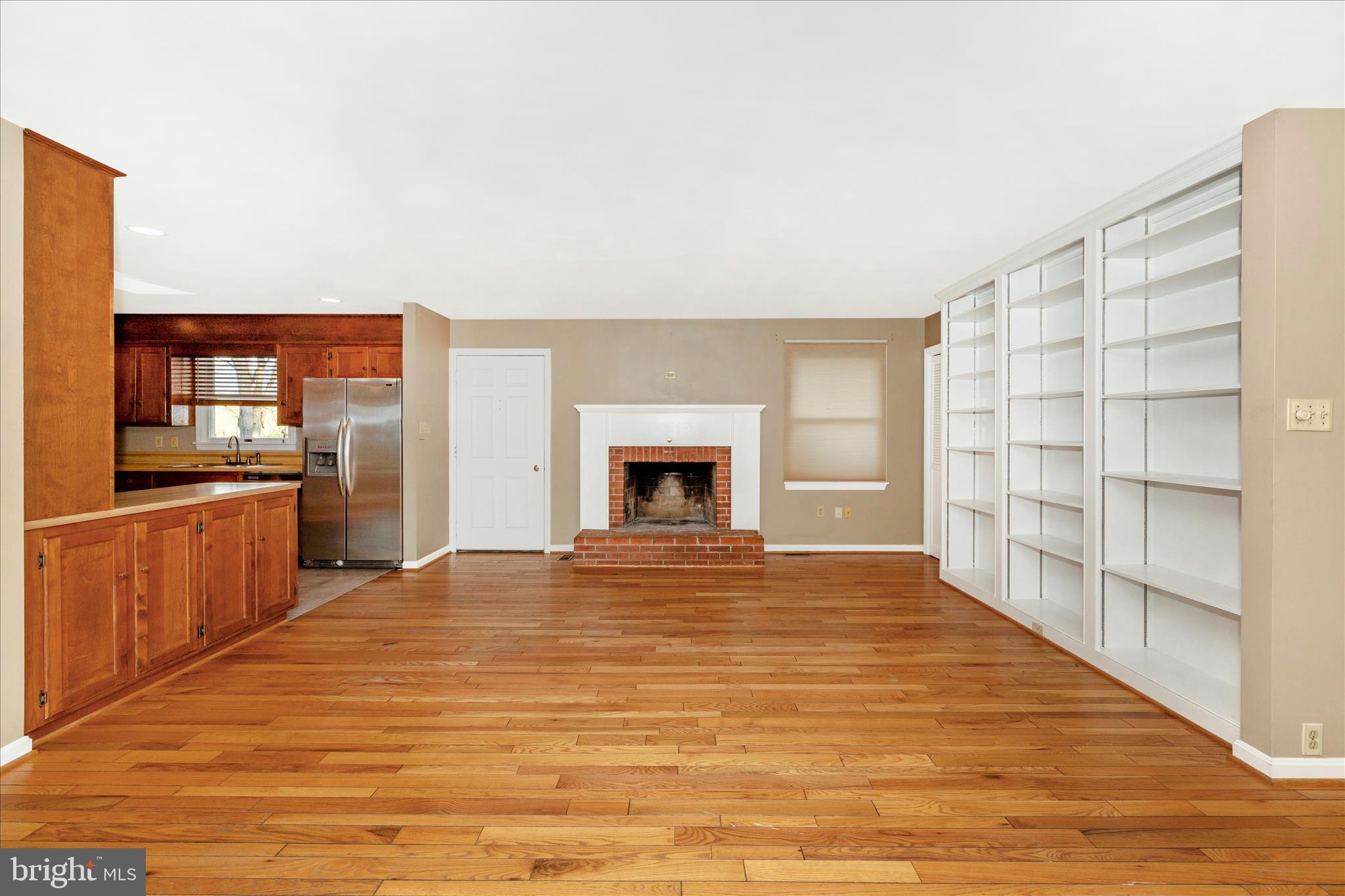 8423 Palmer Road Middletown, MD 21769 - Photo 5 of 50 Living Room