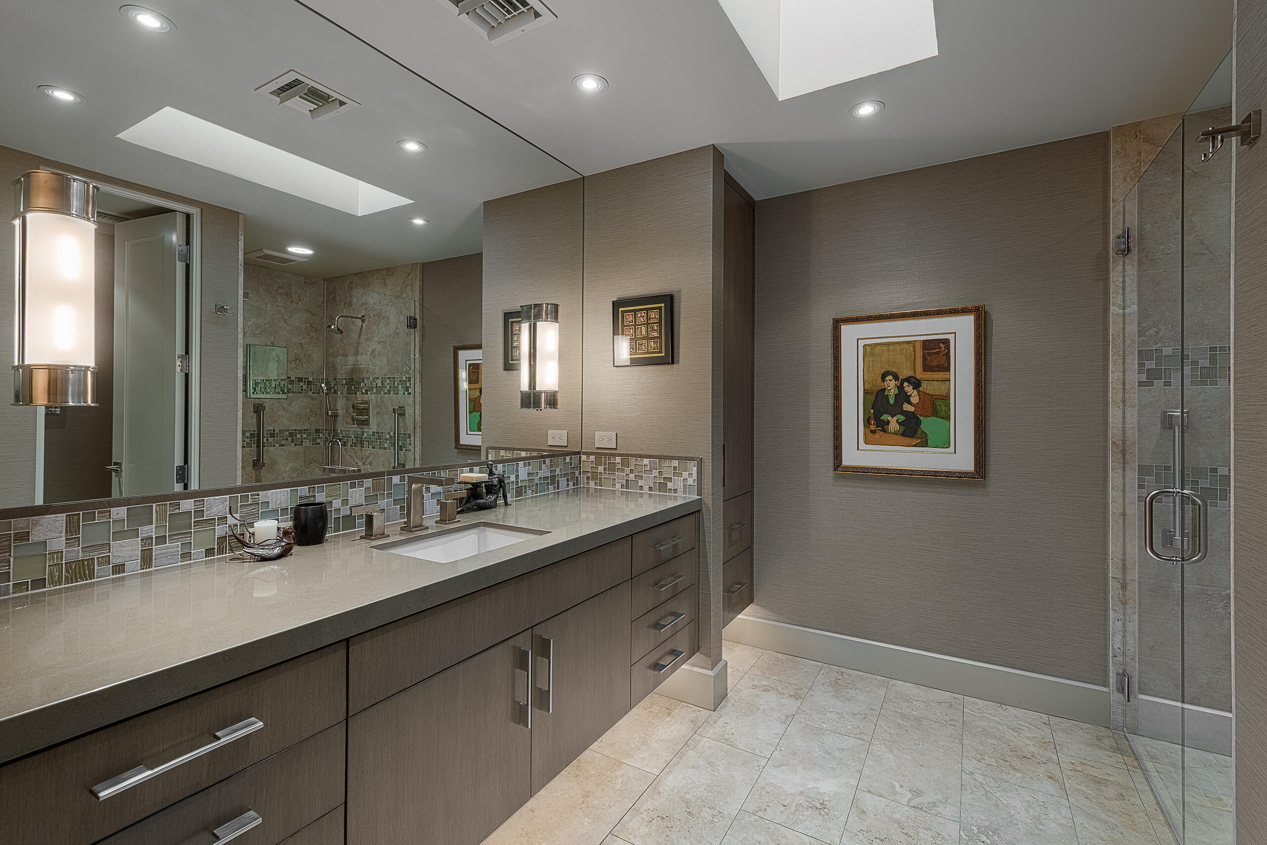 18 Creekside Drive Rancho Mirage, CA 92270 - Photo 33 of 40 a bathroom with a double vanity sink and a mirror