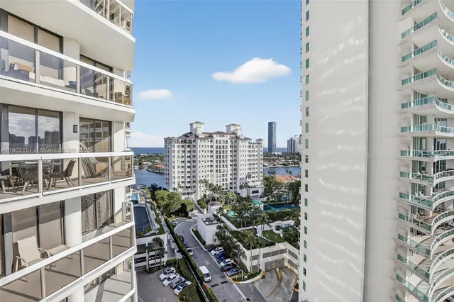 $3,400 | 20185 East Country Club Drive, Unit 1405, Aventura, FL 33180