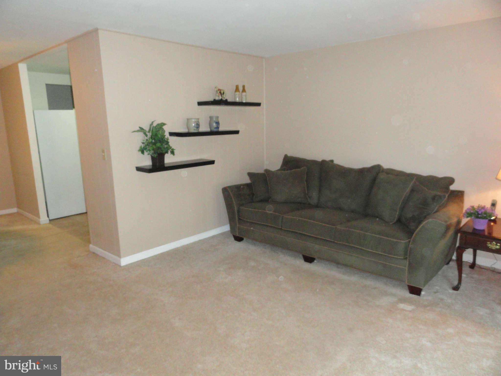 577 Rita Drive Odenton, MD 21113 - Photo 8 of 19 Living Room