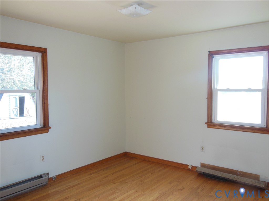 15647 Scotchtown Road Montpelier, VA 23192 - Photo 11 of 18 an empty room with a window