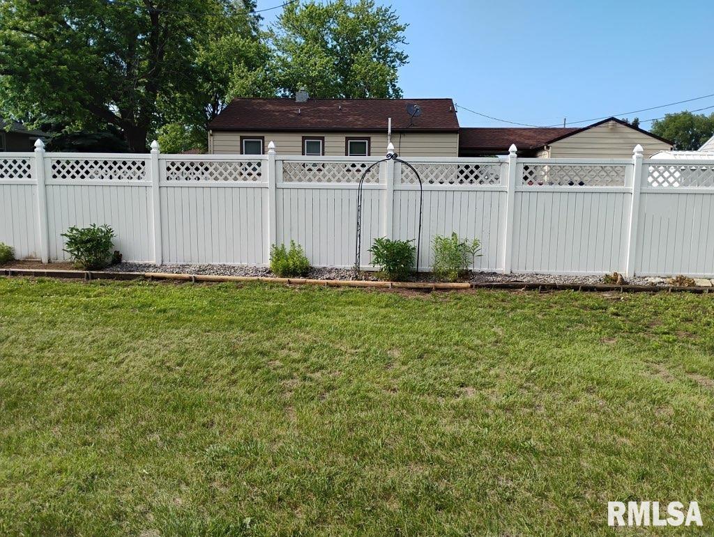 1413 Tennell Road Pekin, IL 61554 - Photo 15 of 16