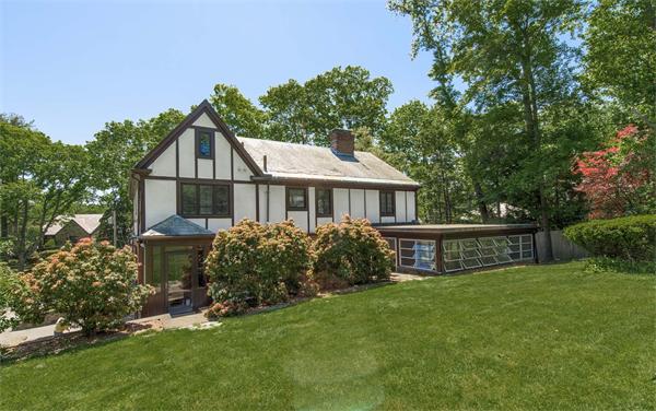 21 Rangeley Road Brookline, MA 02467 - Photo 3 of 16