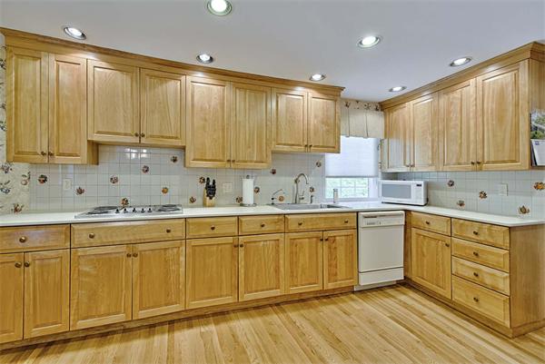 21 Rangeley Road Brookline, MA 02467 - Photo 6 of 16