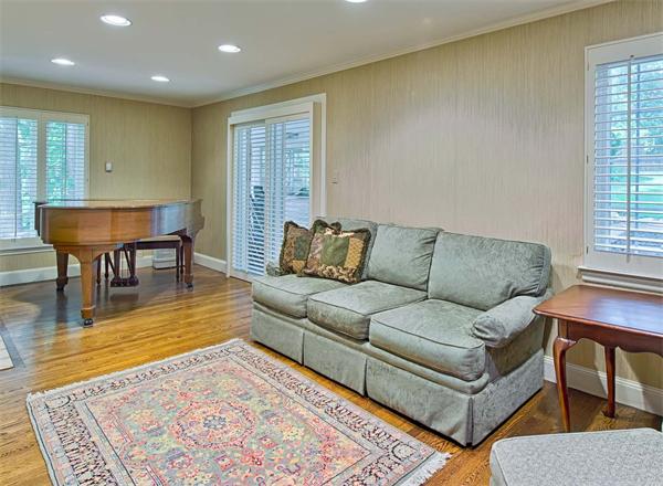 21 Rangeley Road Brookline, MA 02467 - Photo 7 of 16