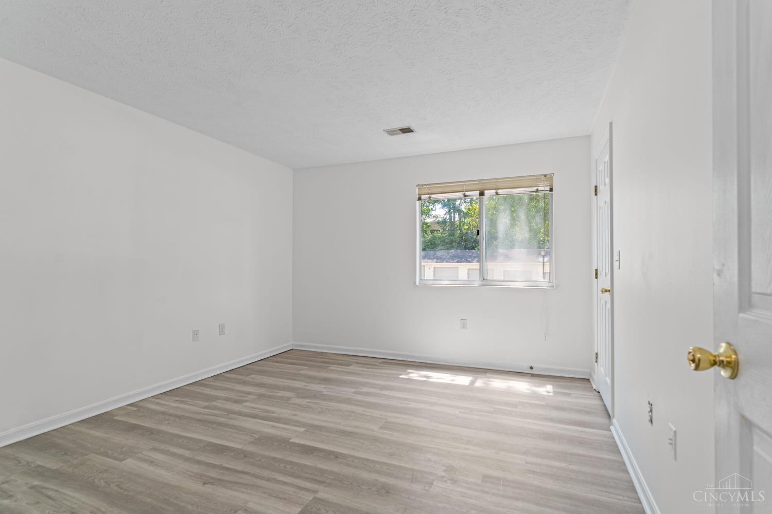 9325 Winton Road, Unit 1 Cincinnati, OH 45231 - Photo 13 of 17 Bedroom #2