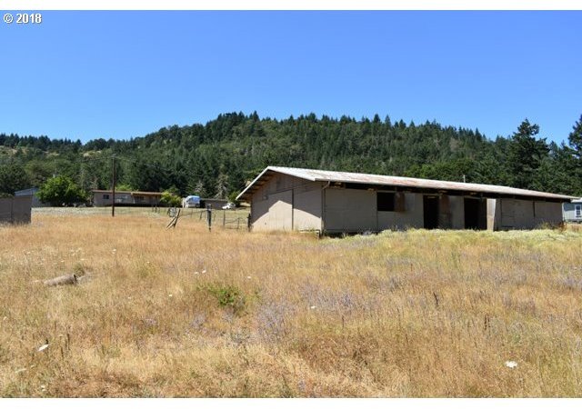 414 Eagle Valley Road Oakland, OR 97462 - Photo 8 of 32 Gallery Image 8