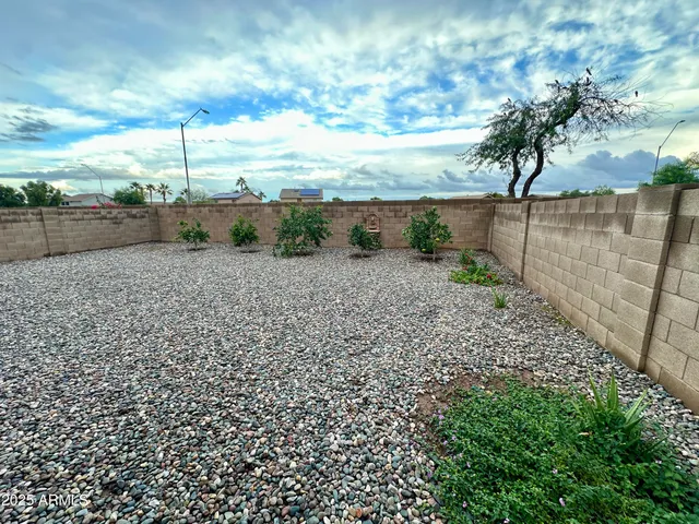 $1,950 | 14443 North 147th Drive, Surprise, AZ 85379