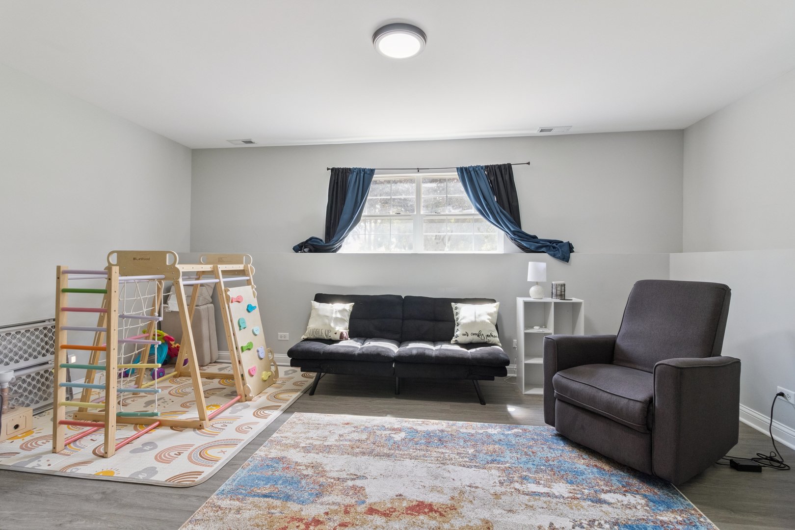 1243 Jericho Road Aurora, IL 60506 - Photo 18 of 25 a living room with furniture and a couch