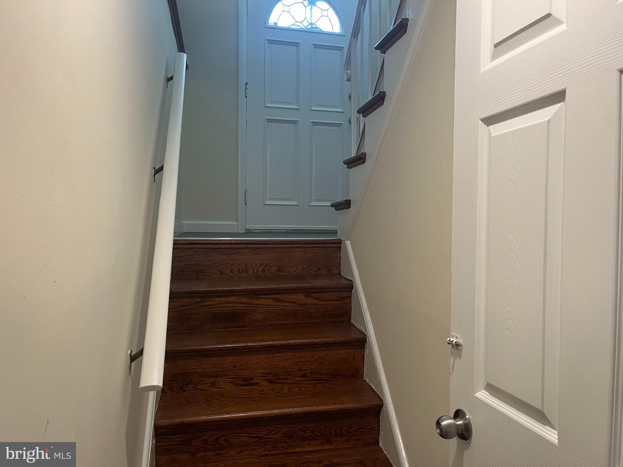 13629 Kingsman Road Woodbridge, VA 22193 - Photo 3 of 43 a view of entryway
